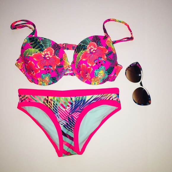 Bikini top and bottom - Picture 1 of 2